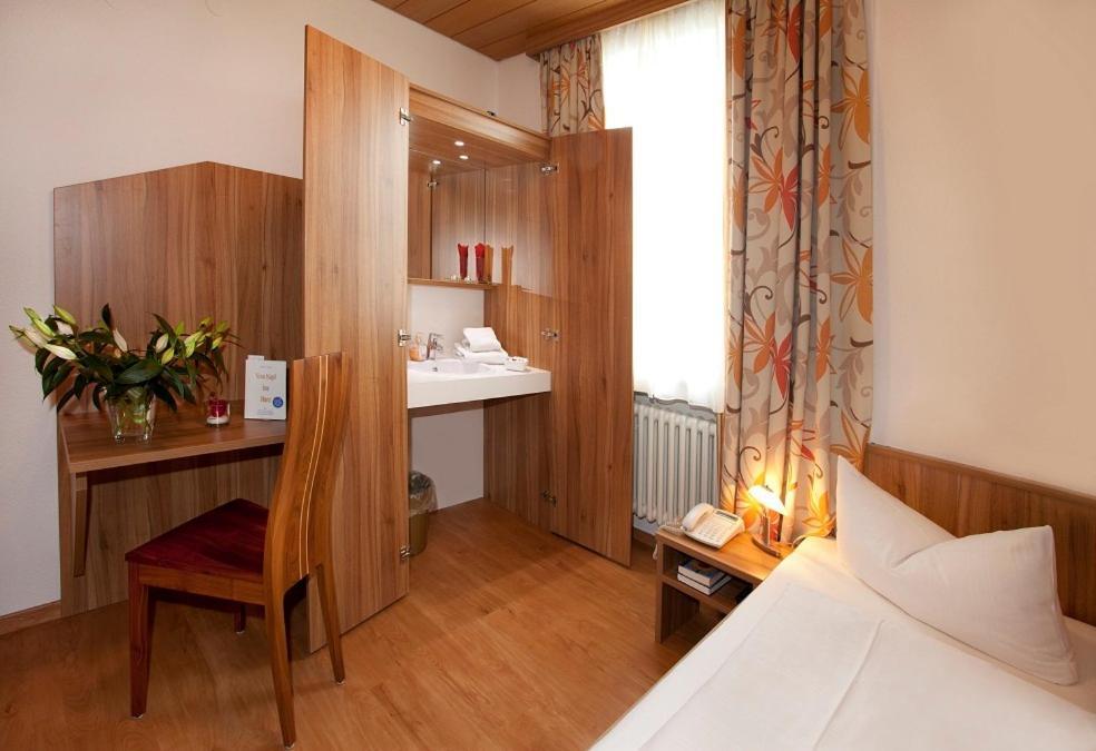 Hotel Drei Loewen Дахау Екстер'єр фото